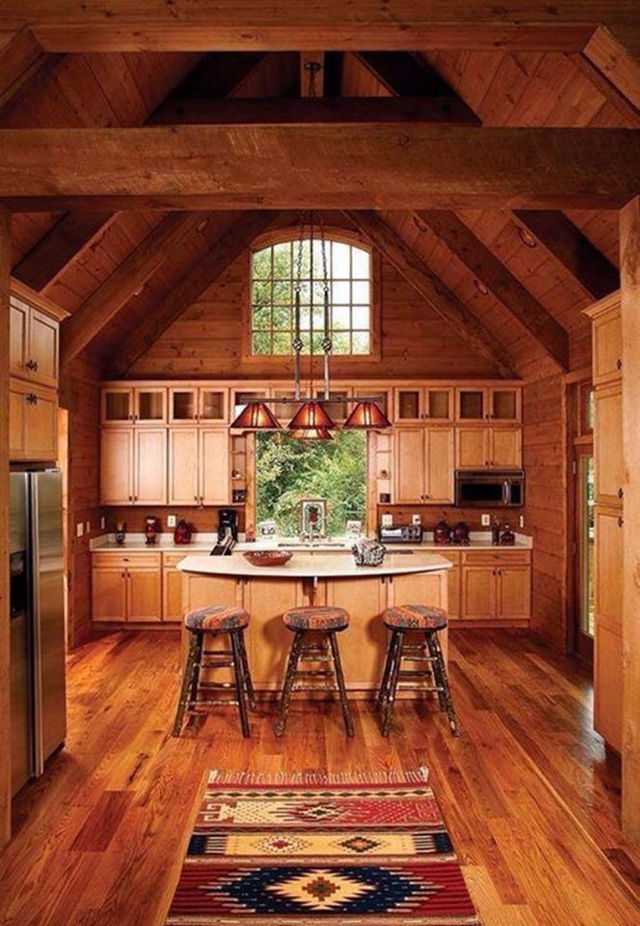 Деревянный домик внутри