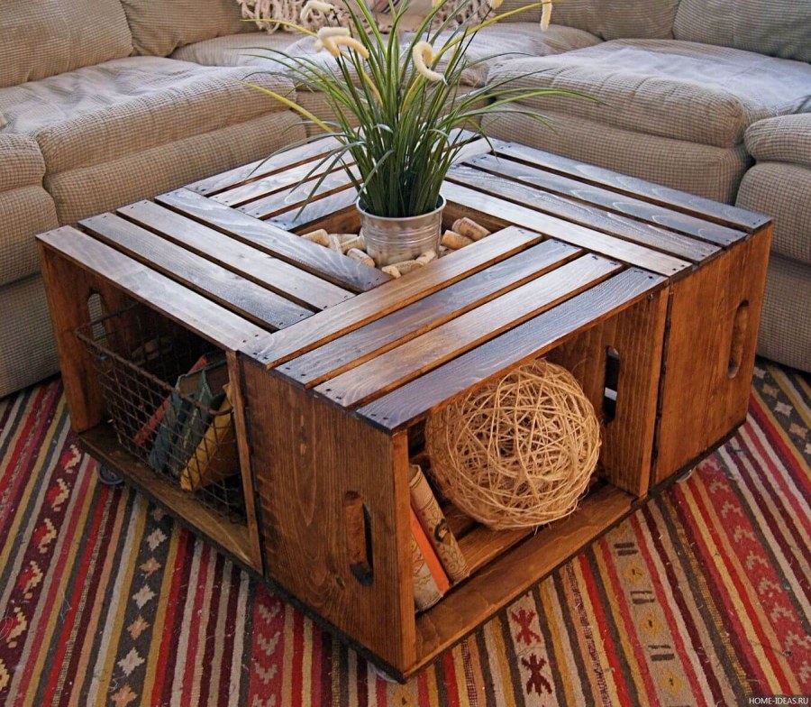 Журнальный столик из деревянных ящиков