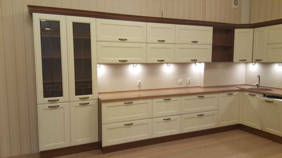 Роял Вуд гарнитур