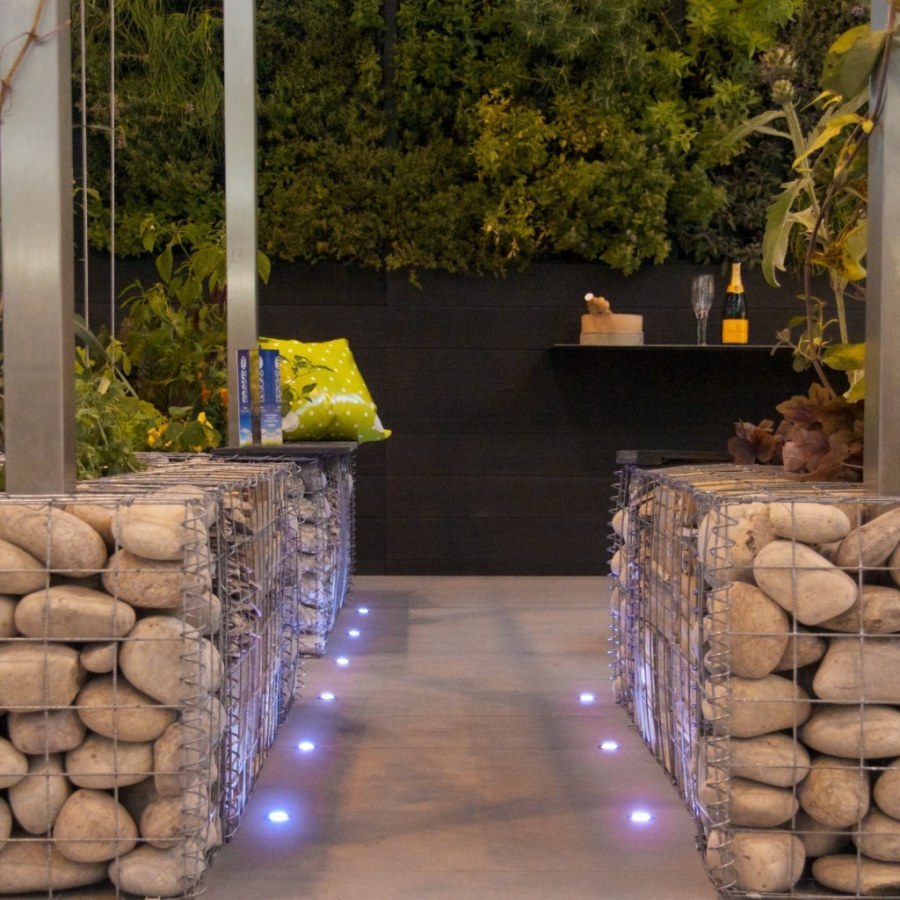 Подсветка подпорных стенок