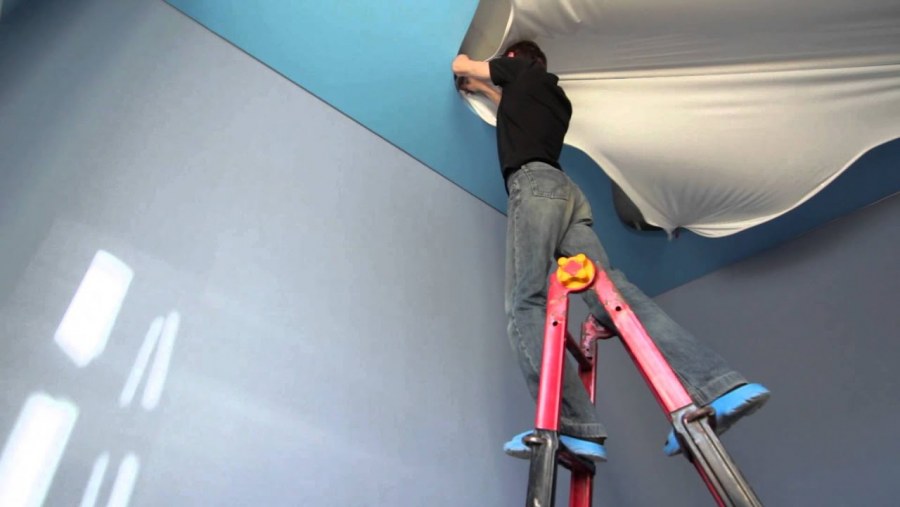 Креативная реклама натяжных потолков