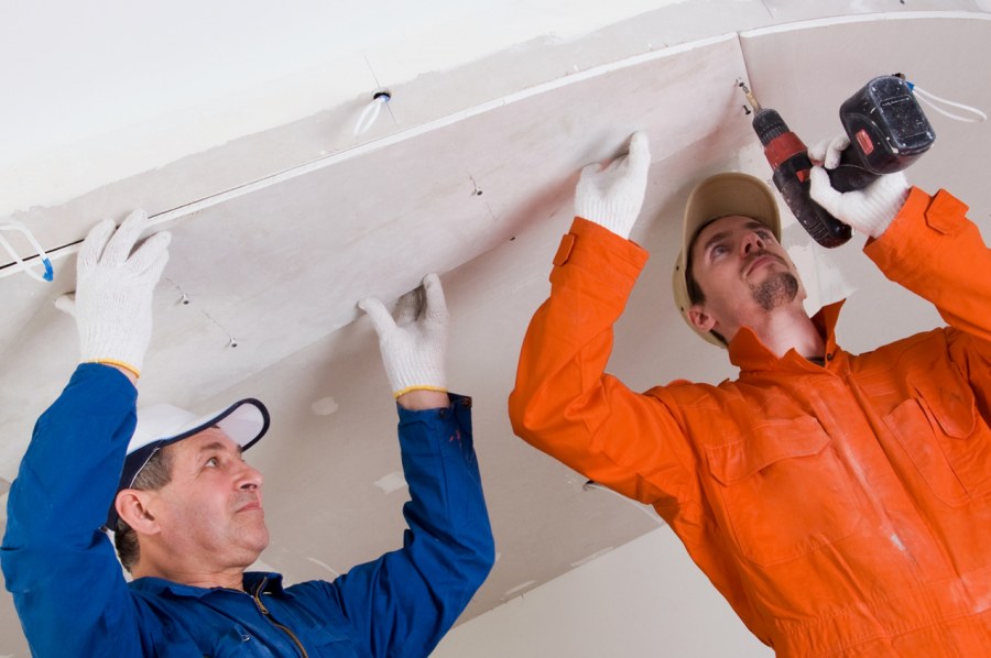 Монтаж натяжного потолка