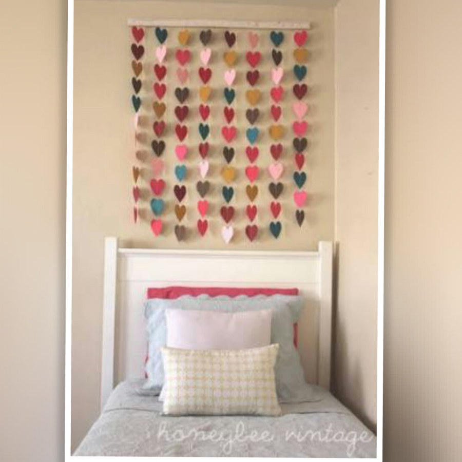 Украшение комнаты гирляндой