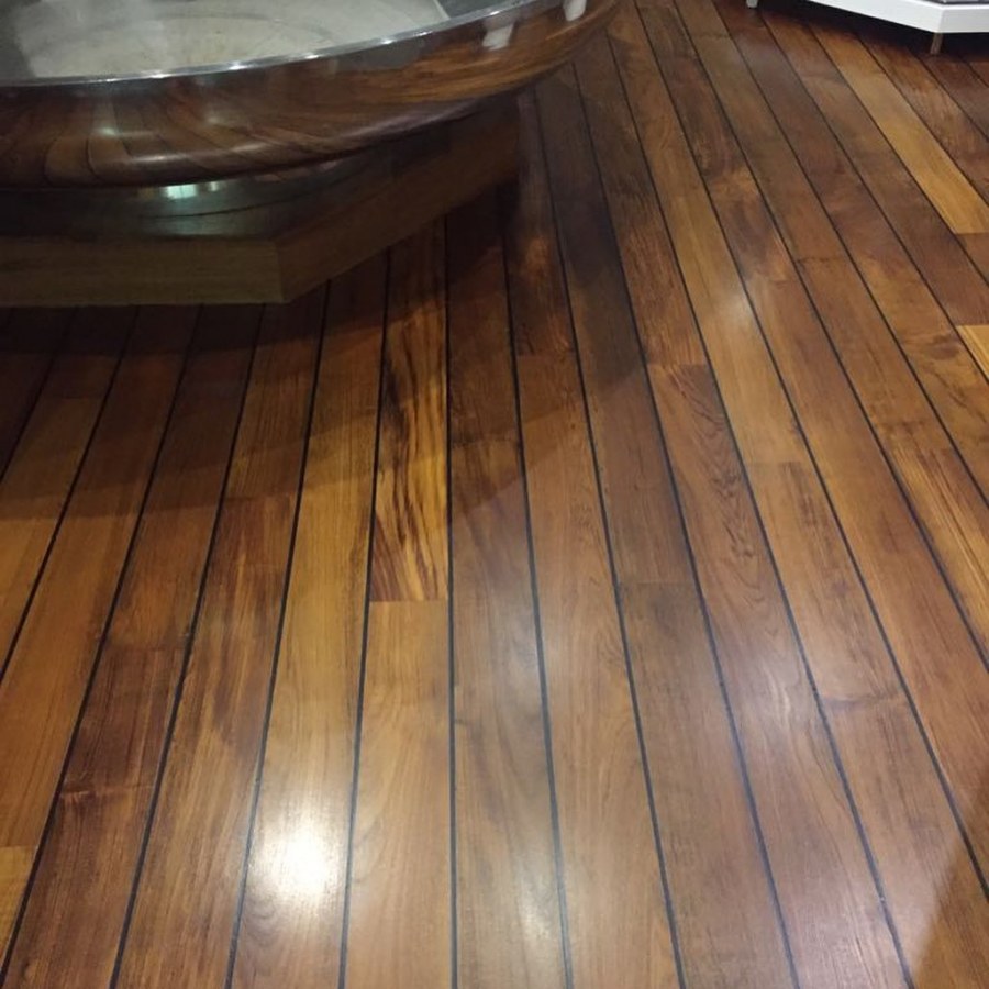 Покрытие из тикового дерева