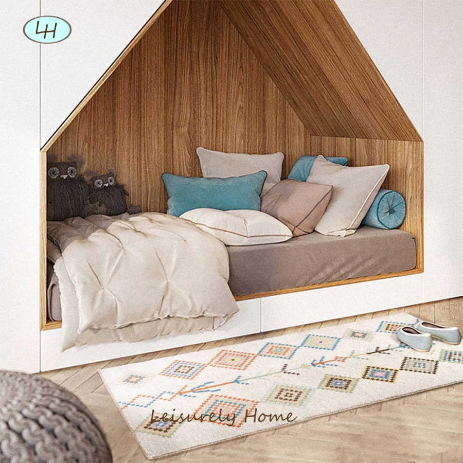 Треугольная кровать