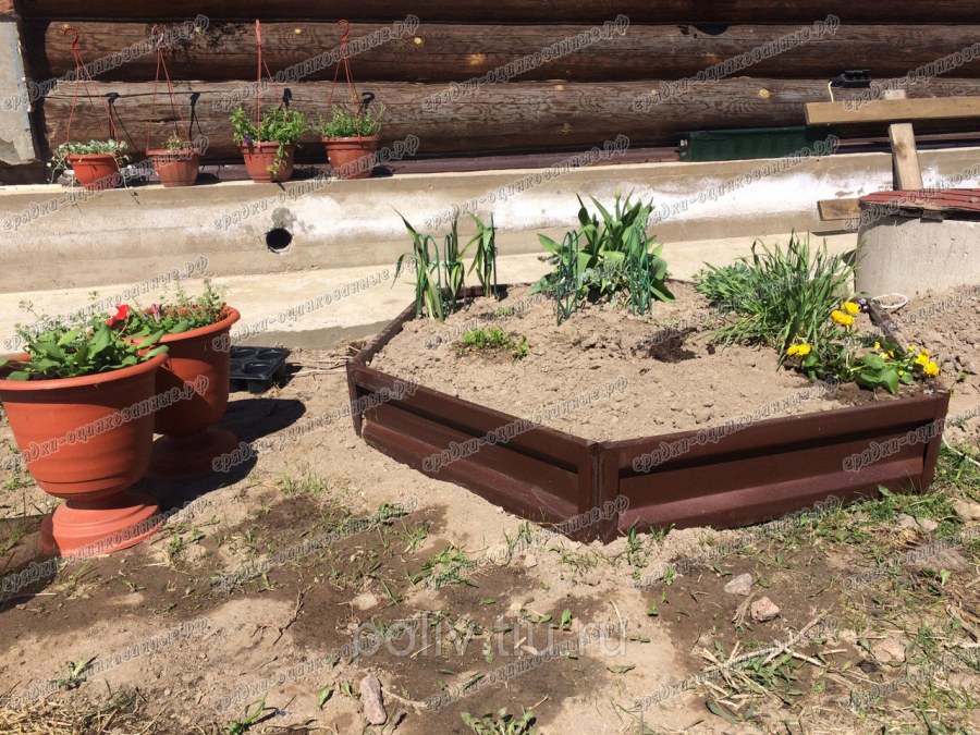 Клумба из металлопрофиля