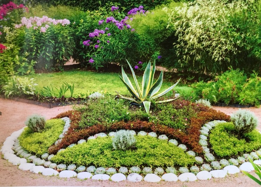 Ландшафтный цветник с повтором