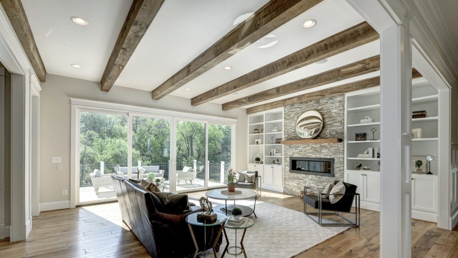 Линейные балки на потолке