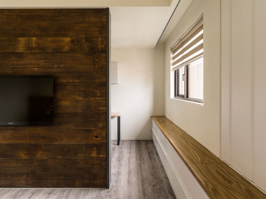 Окантовка ламината на стене