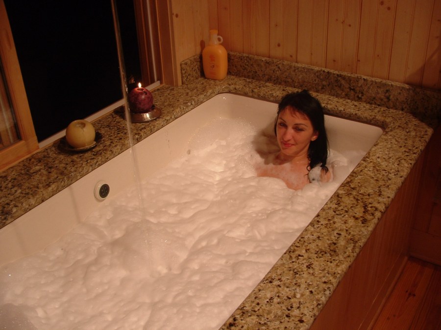 Полная ванна пены