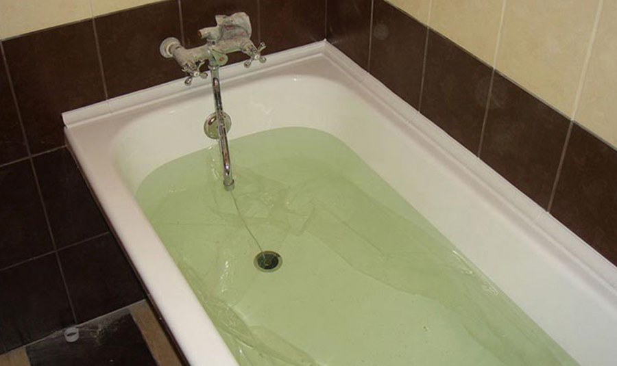 Ванная с водой