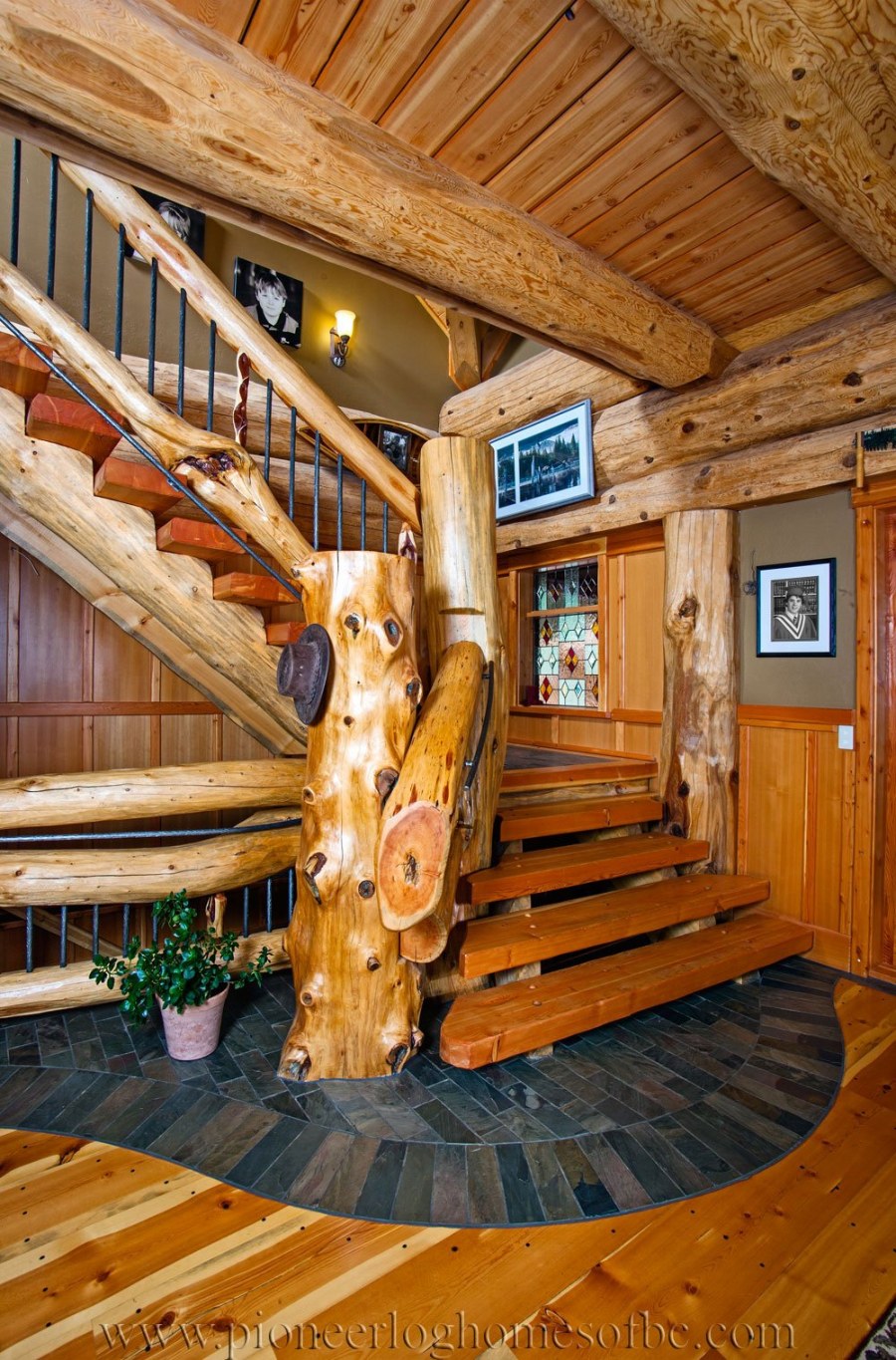 Дом из секвойи Канада