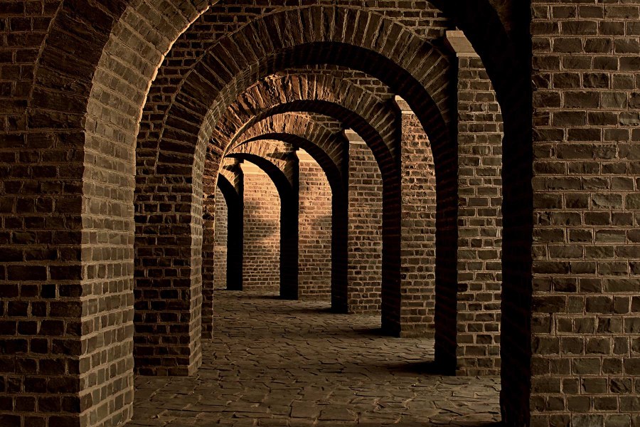 Романский стиль сводчатые арки