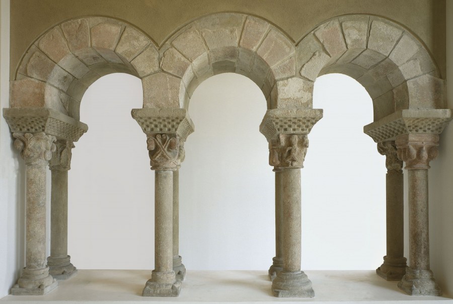 Приорат Серрабоны, Франция романский стиль