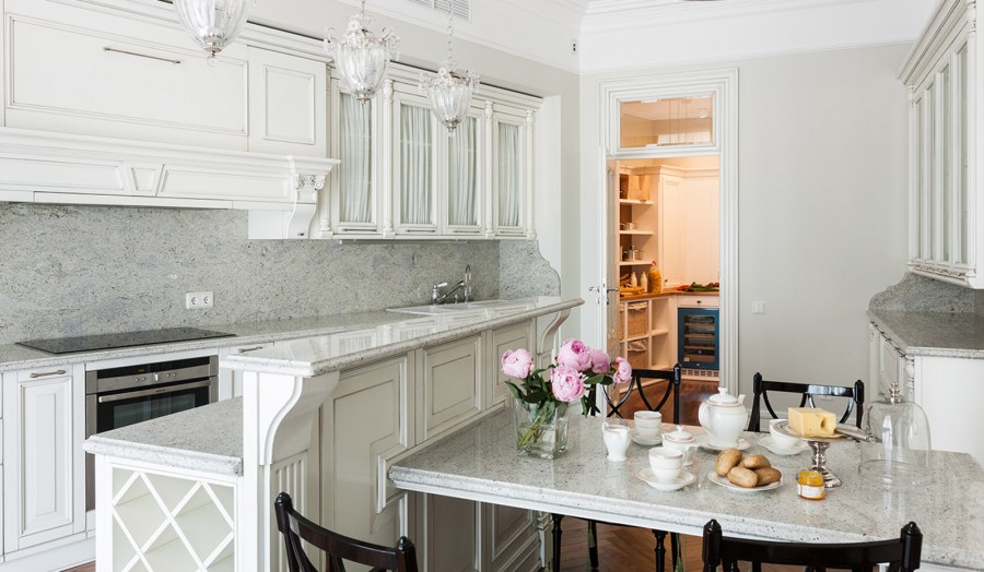 Столешница для белой кухни Неоклассика