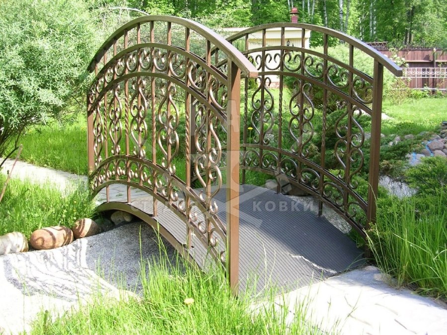 Скамейка французская лоза с подлокотником 1.5 м