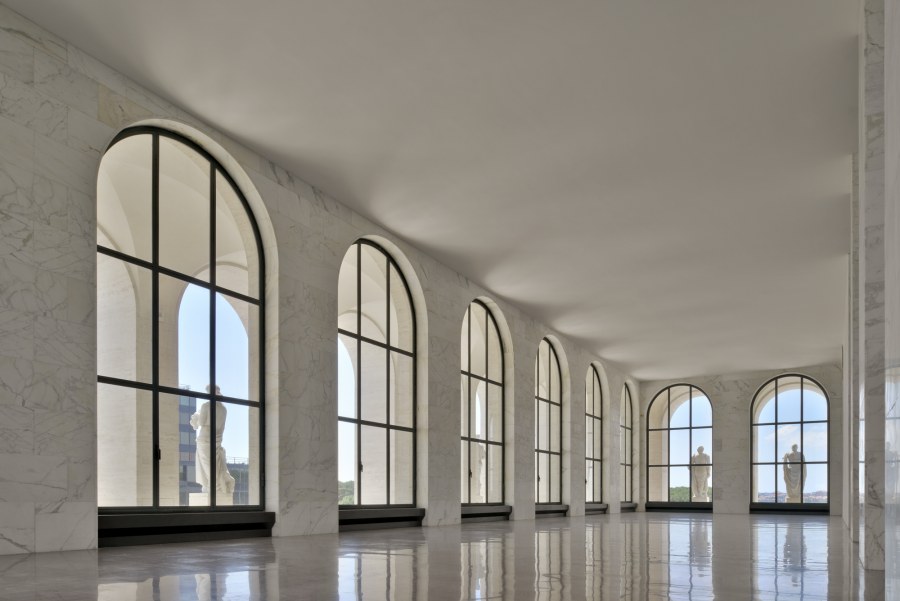 «Квадратный Колизей» Фенди