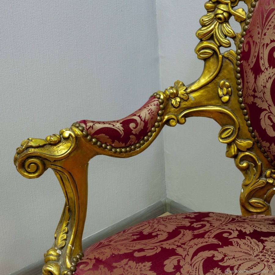 Диван рококо