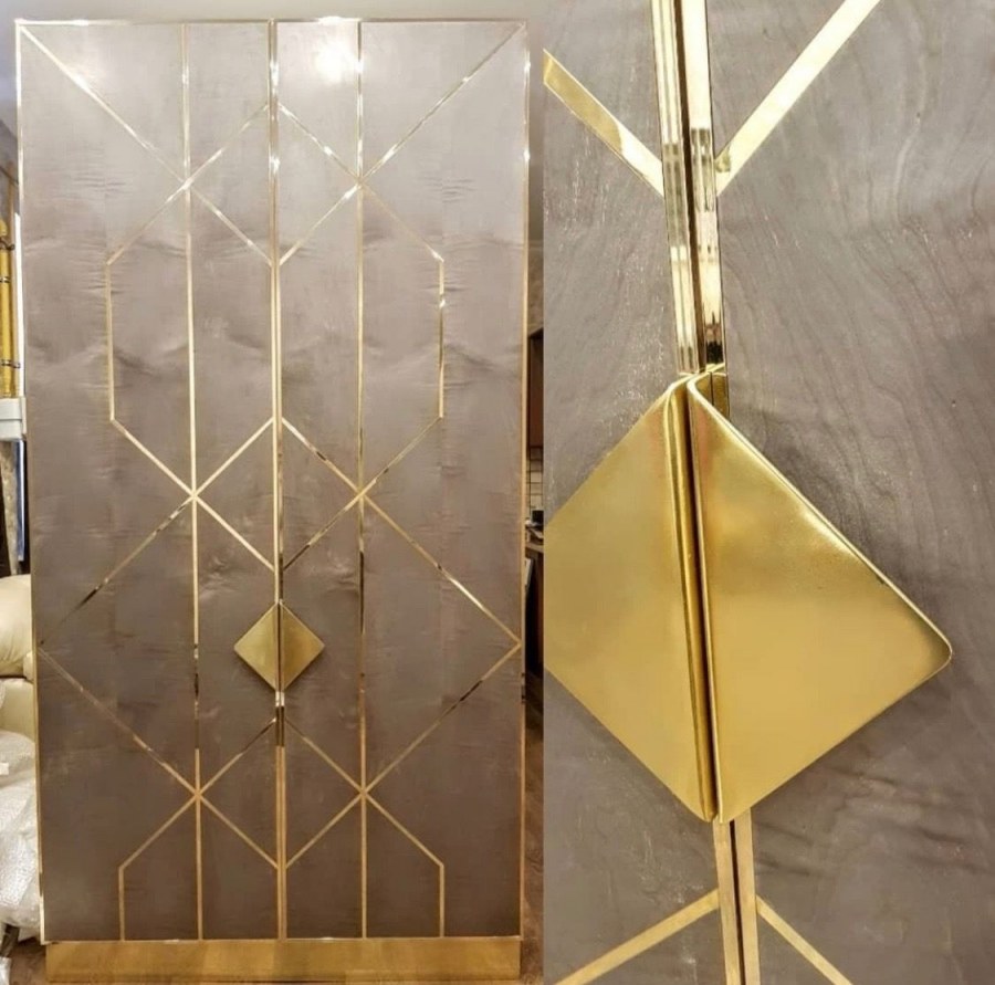 Зеркальное панно с латунными вставками