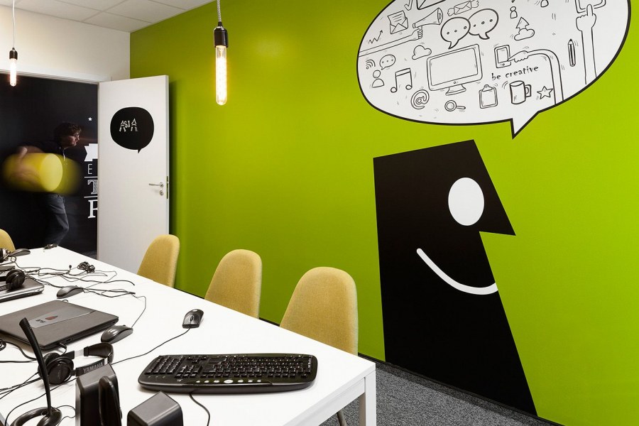 Оригинальные стены офиса