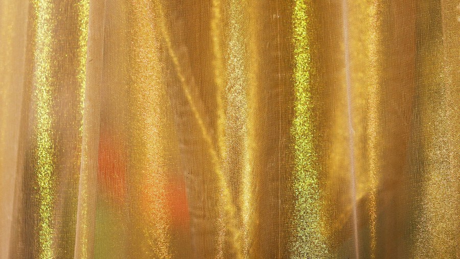 Ткань для штор золотого цвета