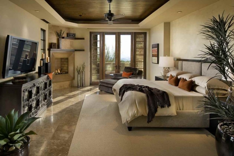 Большая спальня в частном доме