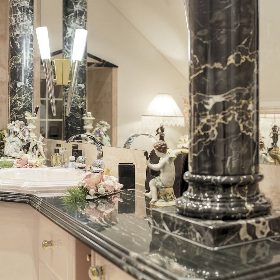 Гранит Холл колонны