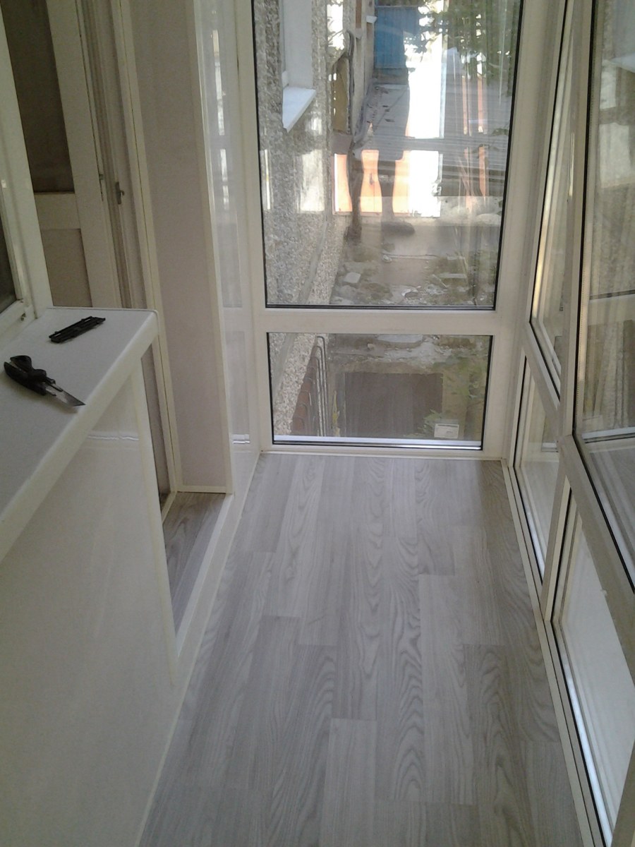 Ламинат на лоджии