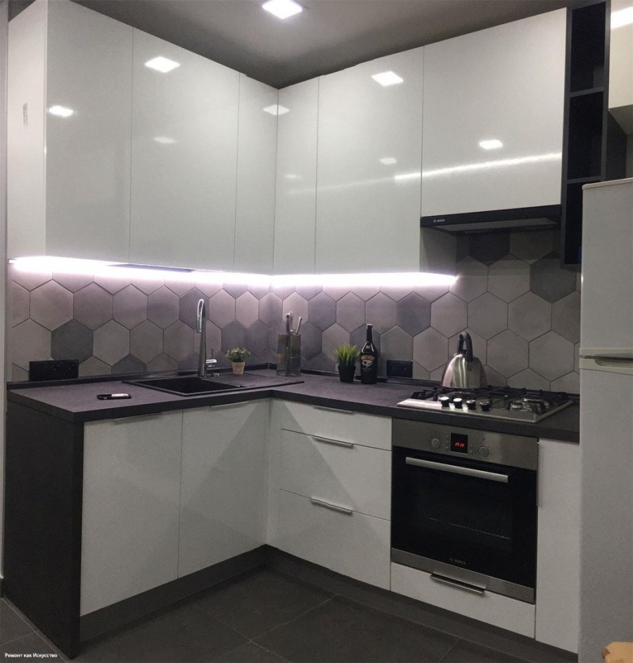 Кухни белые глянцевые угловые