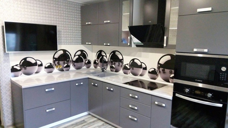 Кухонный гарнитур серого цвета