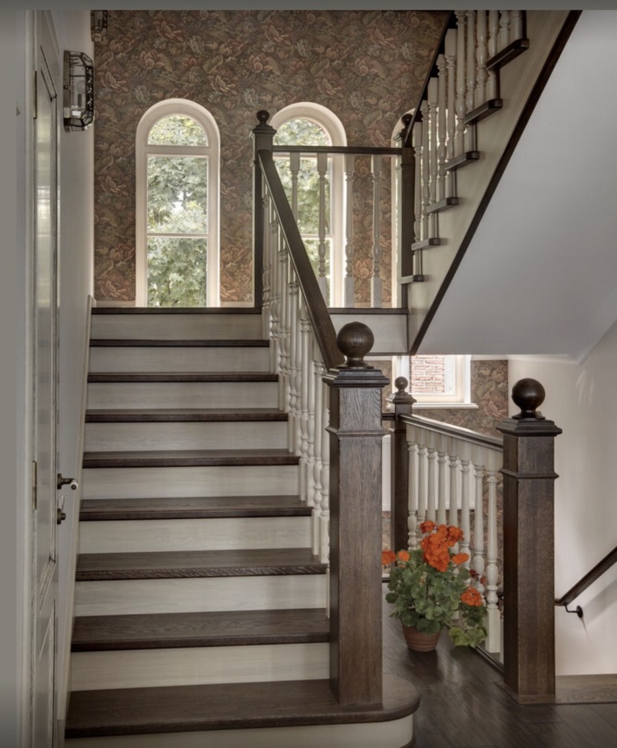 Красивые п образные лестницы в загородных домах