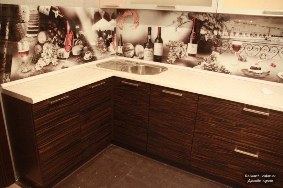 Стеновая панель для коричневой кухни