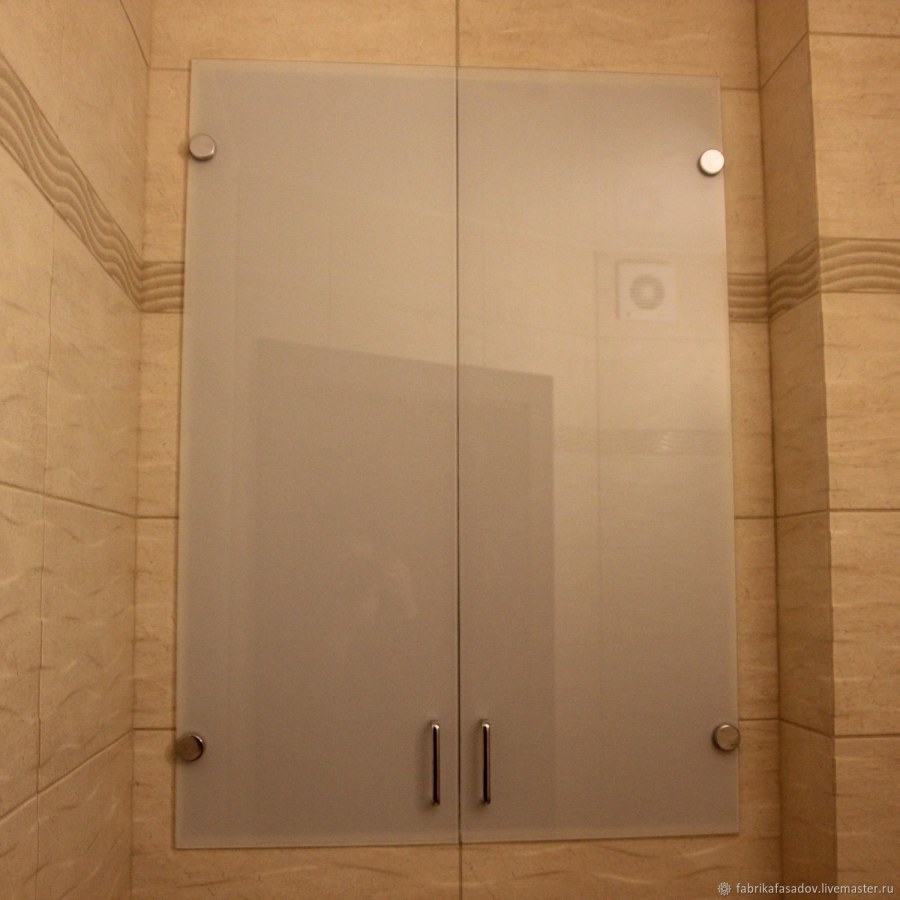 Дверь в ванную