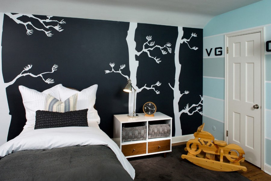 Декор черной стены