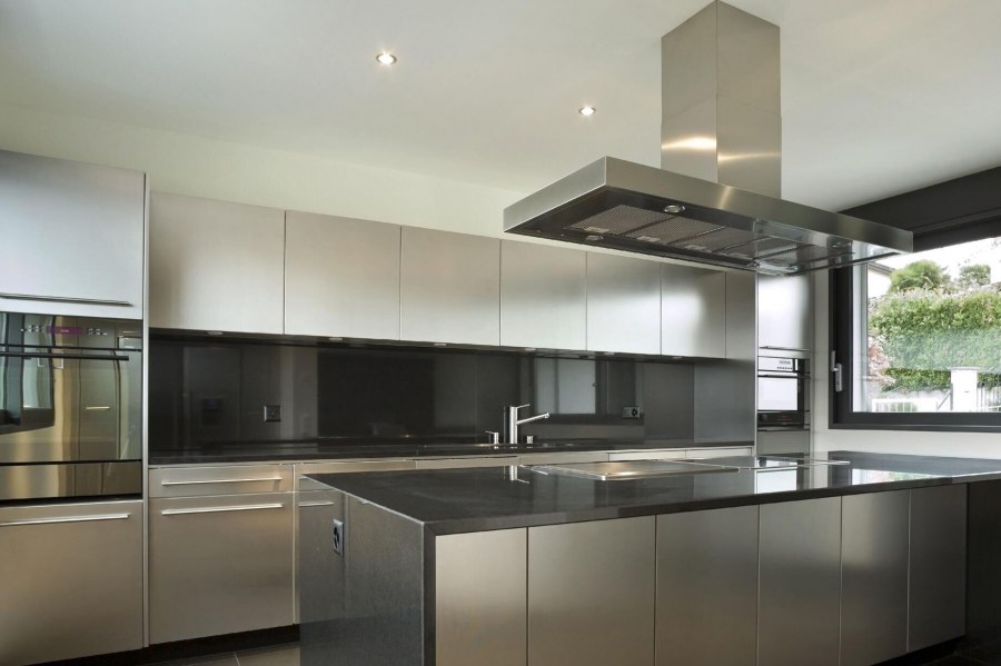 Кухни с островом в современном стиле