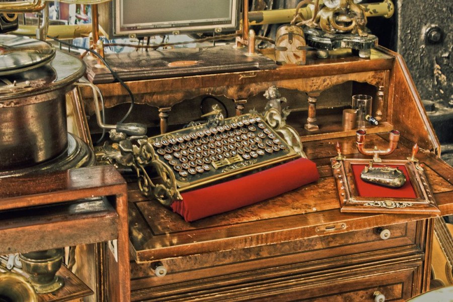 Компьютерный стол в стиле стимпанк