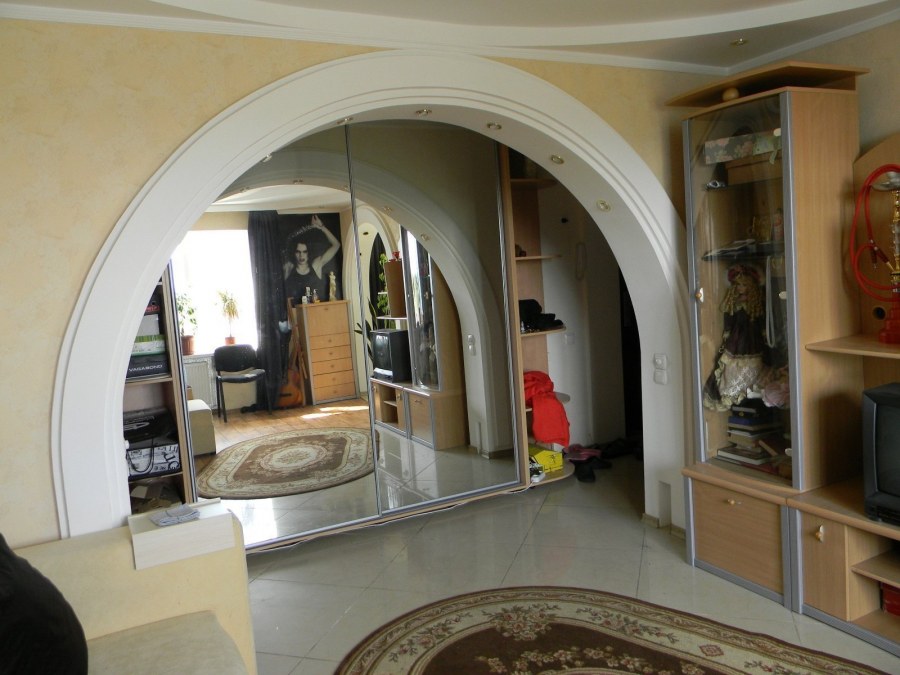 Арка между комнатами