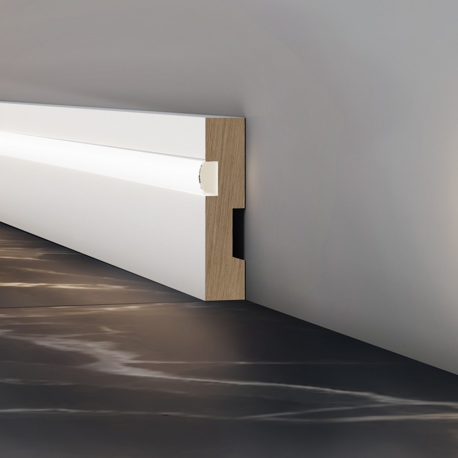 Плинтус напольный PN 021led