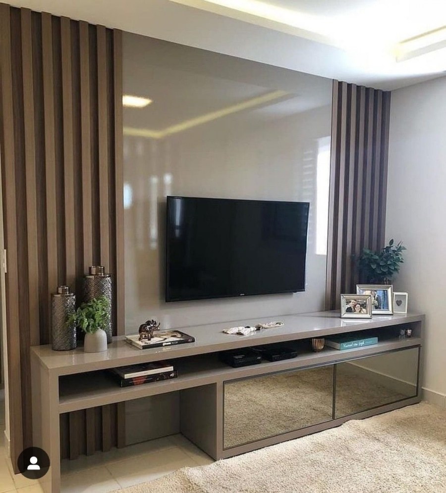 Стена под телевизор в гостиной в современном стиле