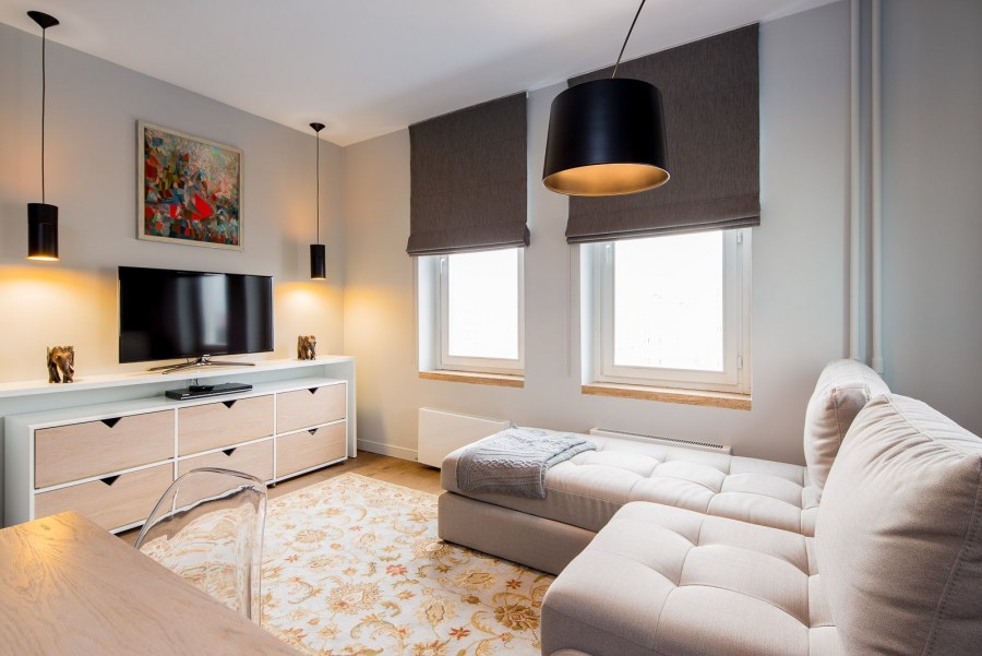 Комната с диваном и телевизором