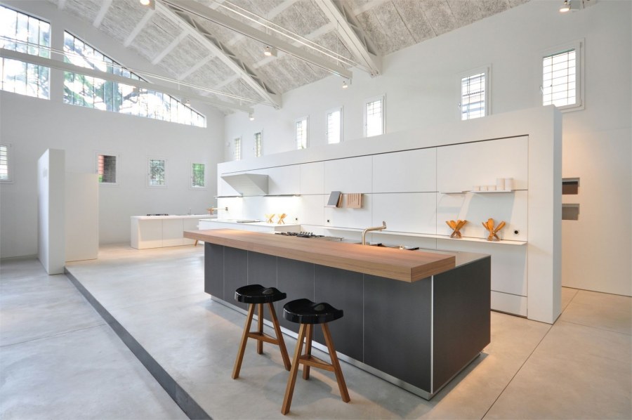 Кухни лофт столешня под дерево