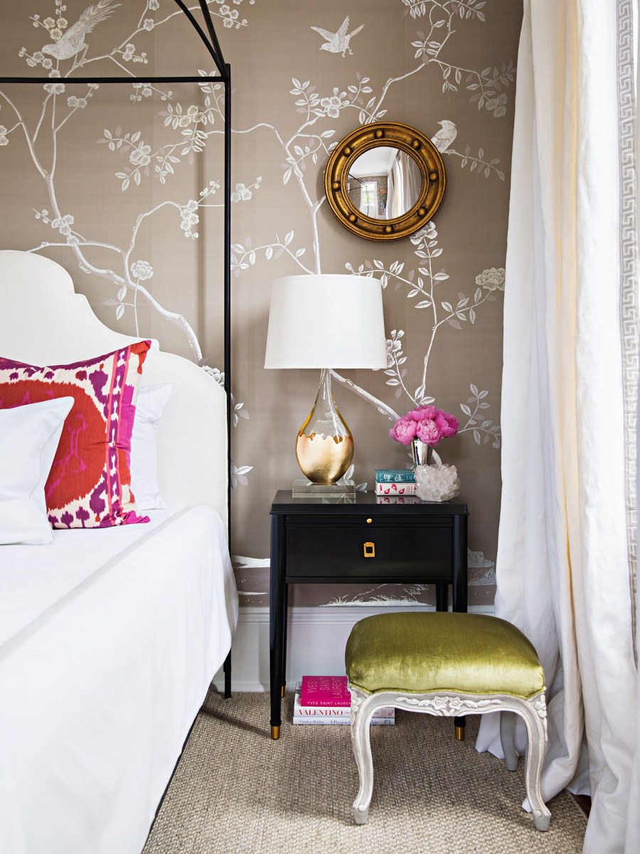 Шинуазри в современном интерьере спальни
