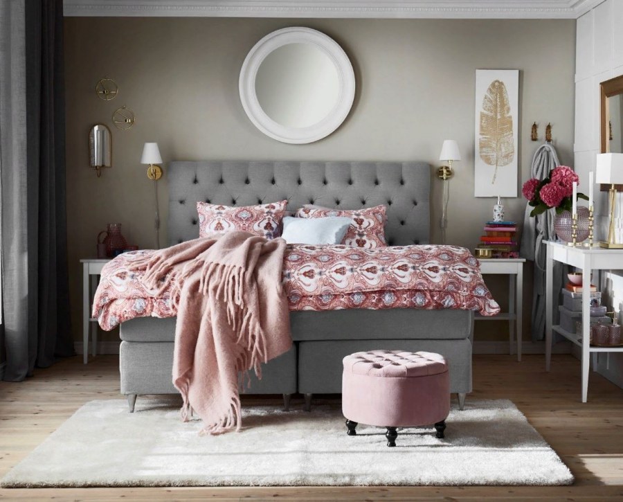 Спальня в серо розовых тонах