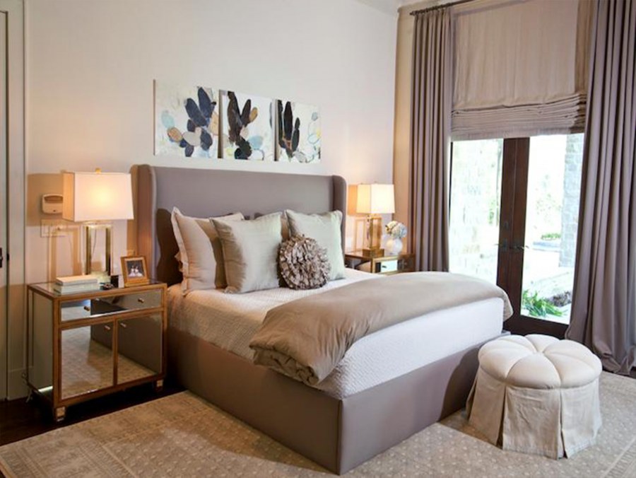 Сочетание серого и бежевого в интерьере спальни