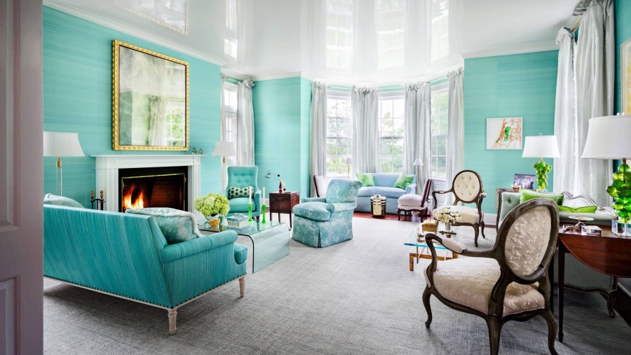 Изумрудный цвет в интерьере спальни