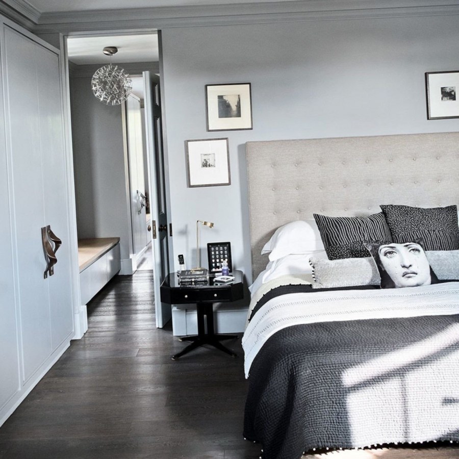 Серые стены в спальне