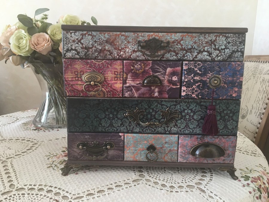 Комод в марокканском стиле