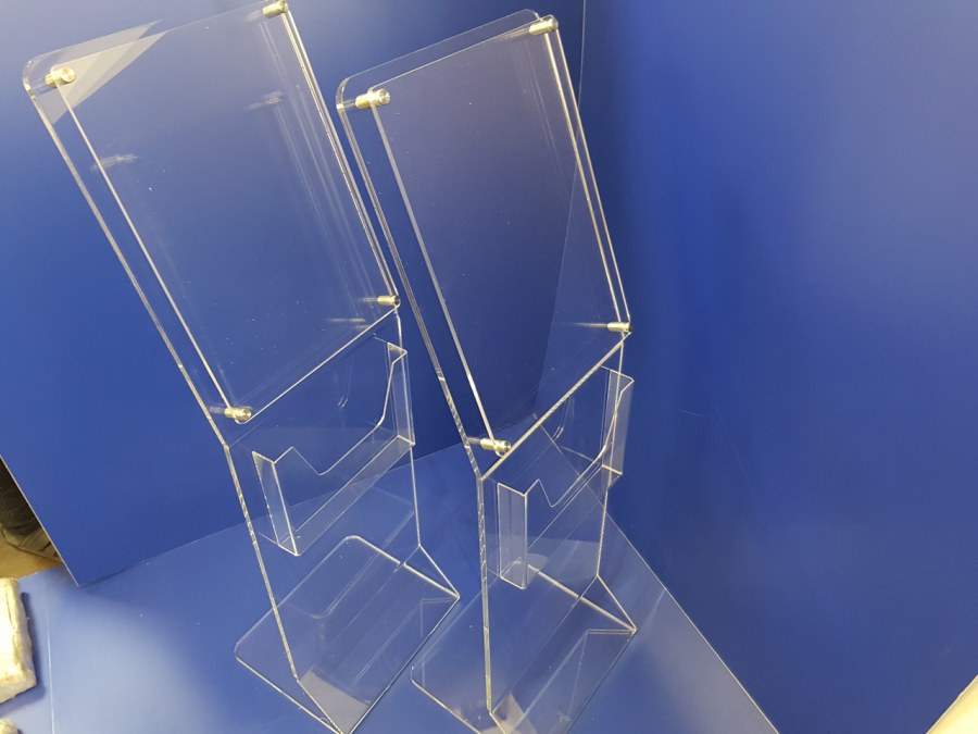 Рекламная стойка из оргстекла