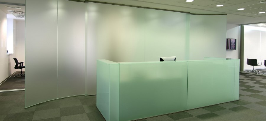 Ресепшн из стекла