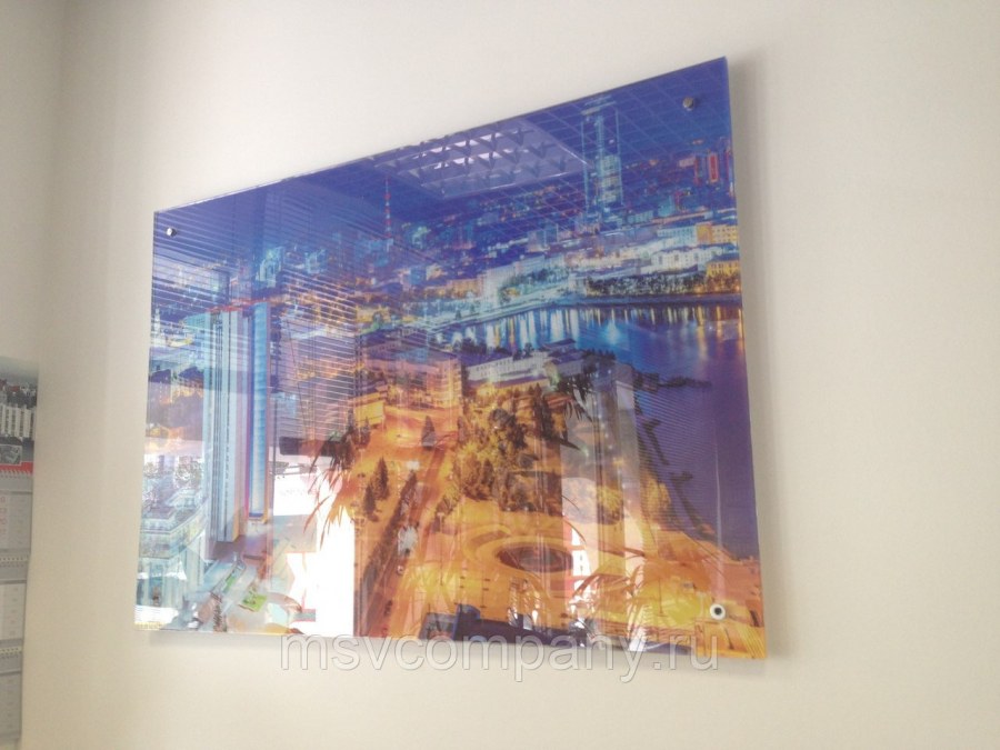 Стеклянное панно на стену